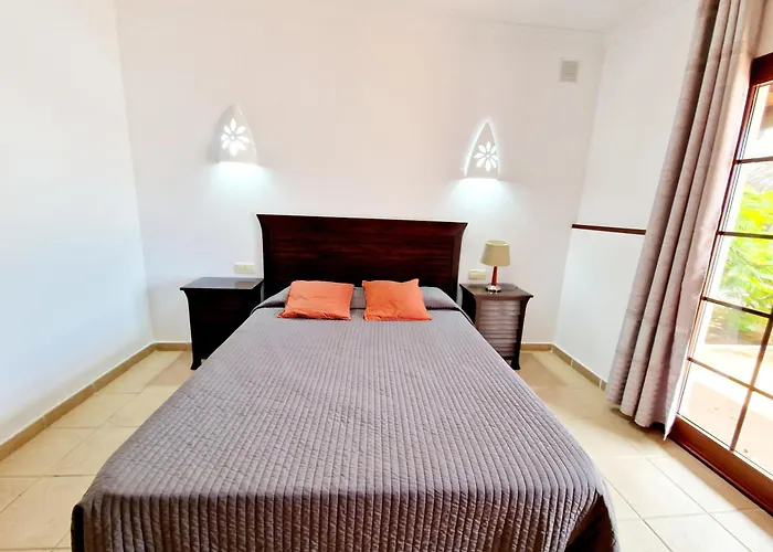 Marta Con Piscina Privada Climatizada Сasa de vacaciones