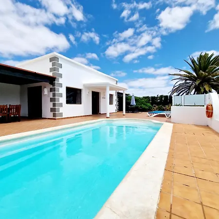 Marta Con Piscina Privada Climatizada * Playa Blanca