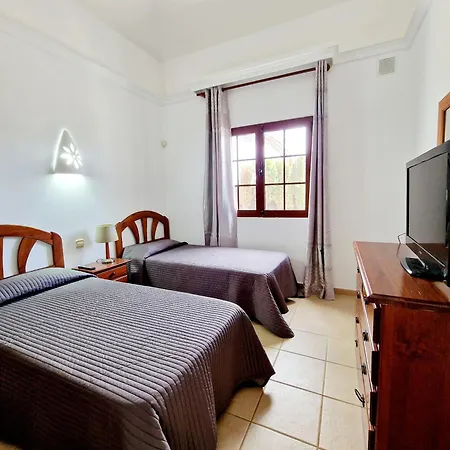 Marta Con Piscina Privada Climatizada Ferienhaus